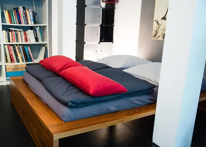 홈스테이 Gartenzimmer In Atelierwohnung *