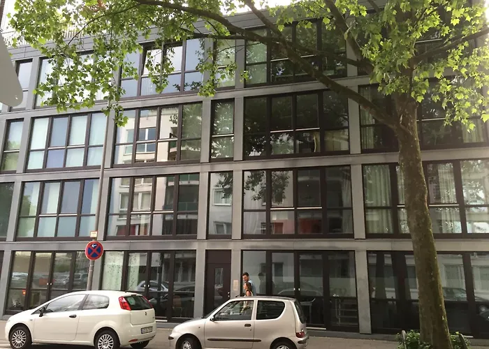 홈스테이 Gartenzimmer In Atelierwohnung *