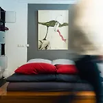 Gartenzimmer In Atelierwohnung Séjour chez l'habitant