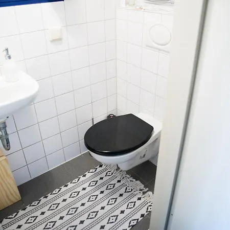 Rum i privatbostad Gartenzimmer In Atelierwohnung