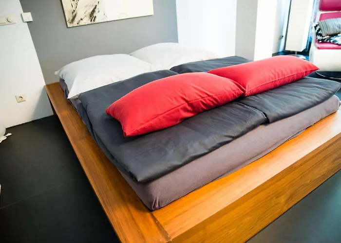 Gartenzimmer In Atelierwohnung Kwatera prywatna Kolonia