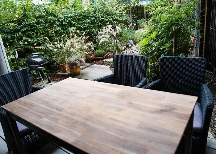 Gartenzimmer In Atelierwohnung Kwatera prywatna *
